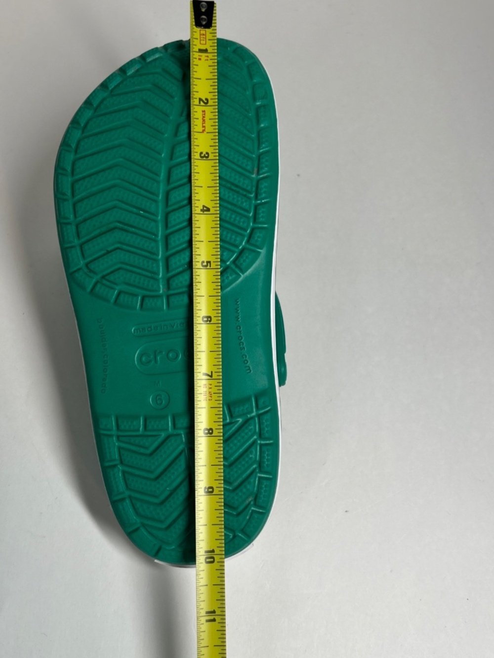 Crocs Adult Off Court Clogs Green White Mens 6 Women 8 Spell Out Platform - Picture 2 of 8
